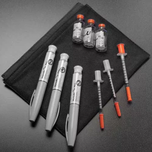 EA/1 - Poucho Cooling Pouch for Insulin X-Large ,BlackManufacturer #: PXLARGEBLK
